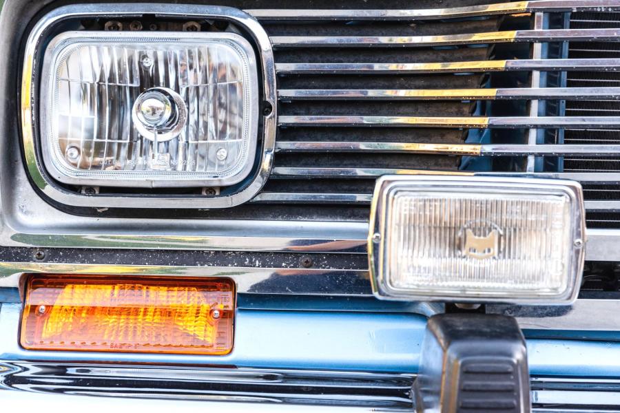 Детали экстерьера Jeep Grand Wagoneer LS1 V8 1984 года  (фото 35 из 179)